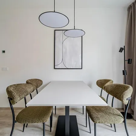 Blueground Nusle Balcony Nr Vysehrad Prg-71 شقة براغ